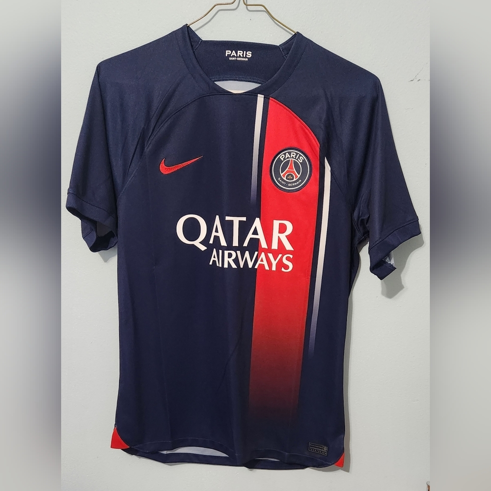 Paris Saint-Germain Stadium Jersey 2023/2024 size Medium
